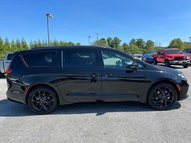 2024 Chrysler Pacifica PACIFICA TOURING L