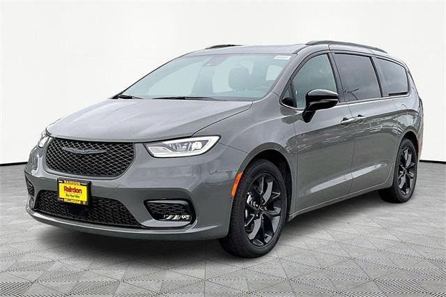 2024 Chrysler Pacifica PACIFICA TOURING L