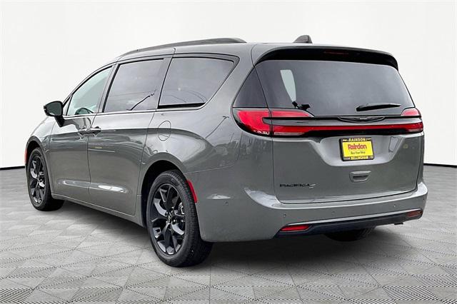 2024 Chrysler Pacifica PACIFICA TOURING L