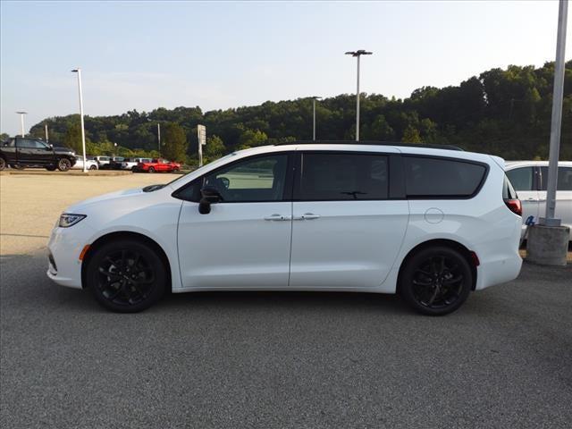 2024 Chrysler Pacifica PACIFICA TOURING L