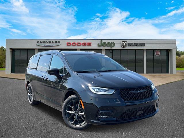 2024 Chrysler Pacifica PACIFICA TOURING L