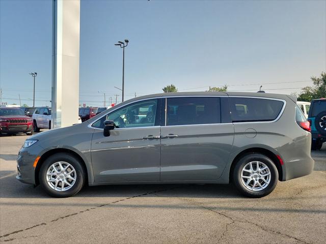 2024 Chrysler Pacifica PACIFICA TOURING L