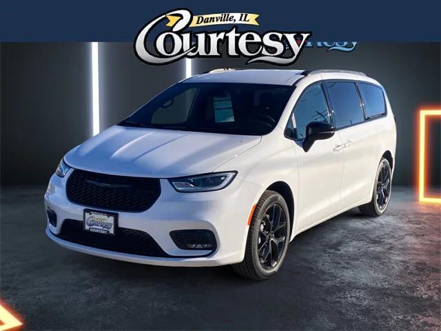 2024 Chrysler Pacifica PACIFICA TOURING L AWD