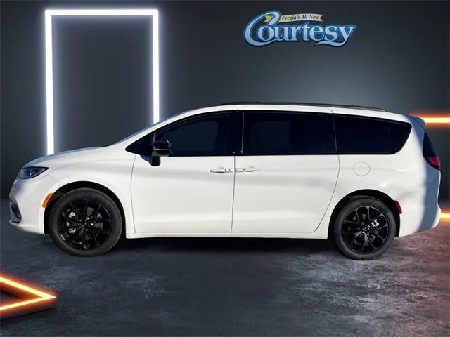 2024 Chrysler Pacifica PACIFICA TOURING L AWD