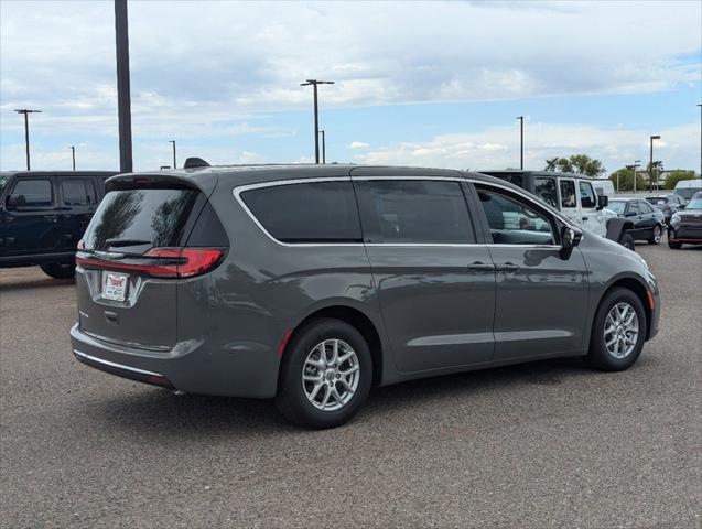 2024 Chrysler Pacifica PACIFICA TOURING L