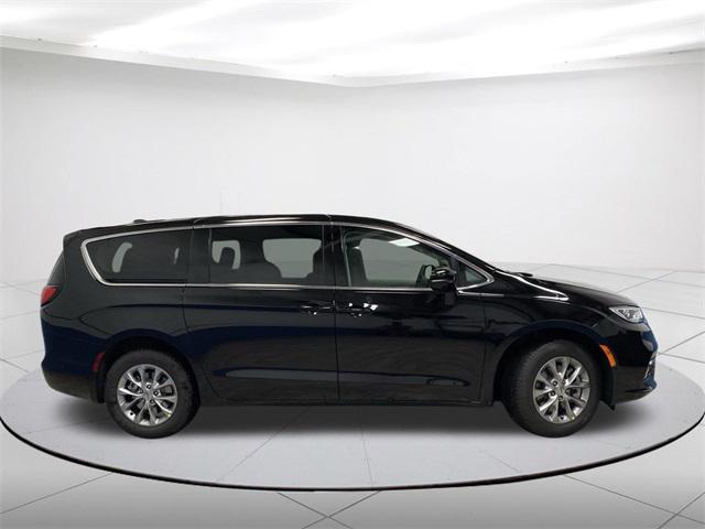 2024 Chrysler Pacifica PACIFICA TOURING L AWD