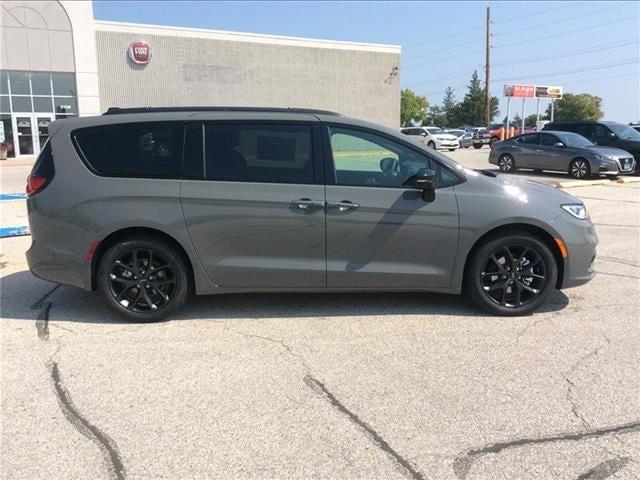 2024 Chrysler Pacifica PACIFICA TOURING L