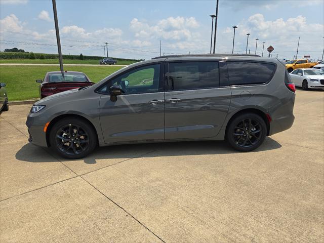 2024 Chrysler Pacifica PACIFICA TOURING L