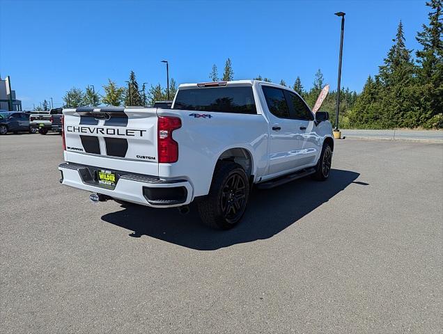 2023 Chevrolet Silverado 1500 4WD Crew Cab Standard Bed Custom