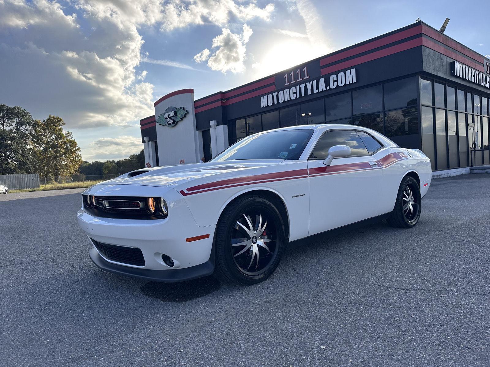 2022 Dodge Challenger R/T's photo