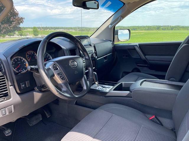 2014 Nissan Titan SV