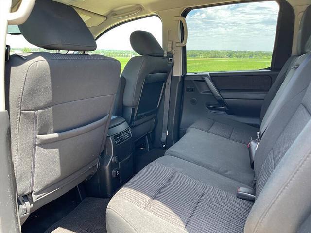 2014 Nissan Titan SV