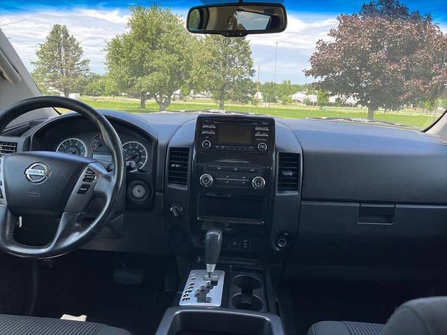 2014 Nissan Titan SV
