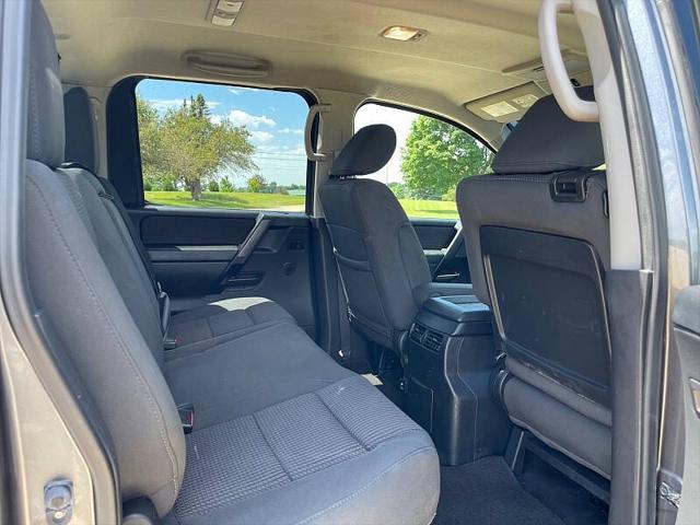 2014 Nissan Titan SV