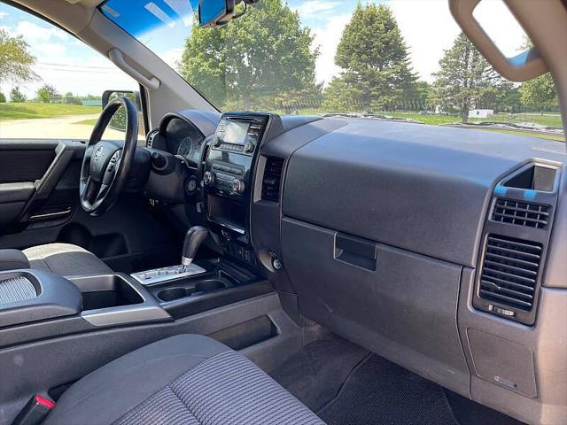 2014 Nissan Titan SV