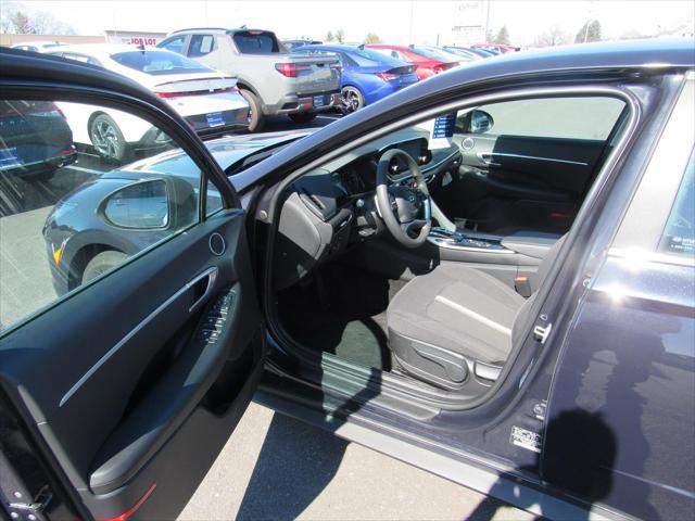 2023 Hyundai Sonata Hybrid Blue