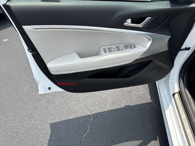 2025 Genesis G70 2.5T RWD