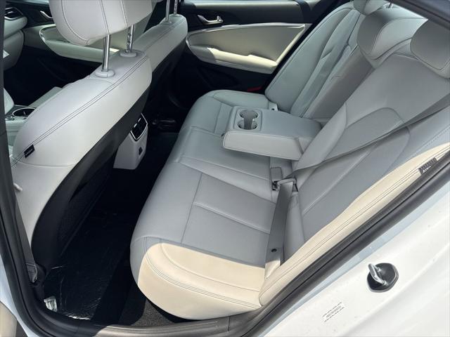 2025 Genesis G70 2.5T RWD