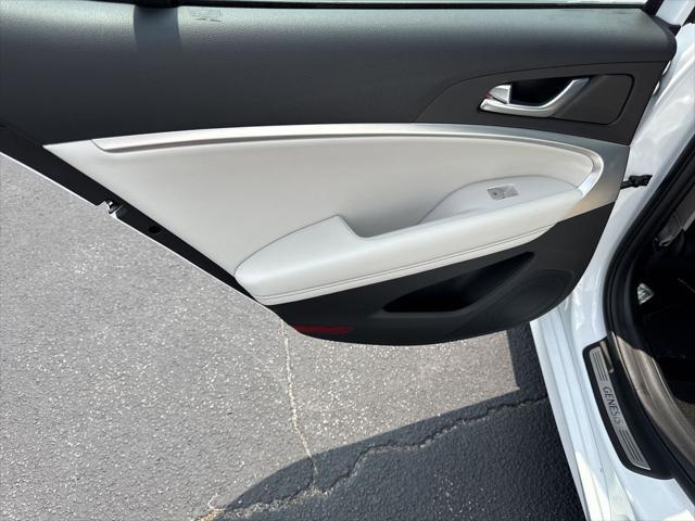 2025 Genesis G70 2.5T RWD