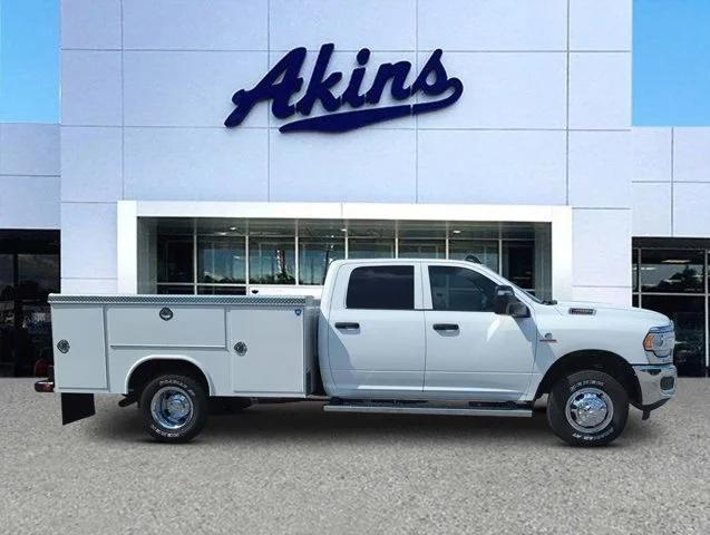 2024 RAM Ram 3500 Chassis Cab RAM 3500 TRADESMAN CREW CAB CHASSIS 4X4 60 CA