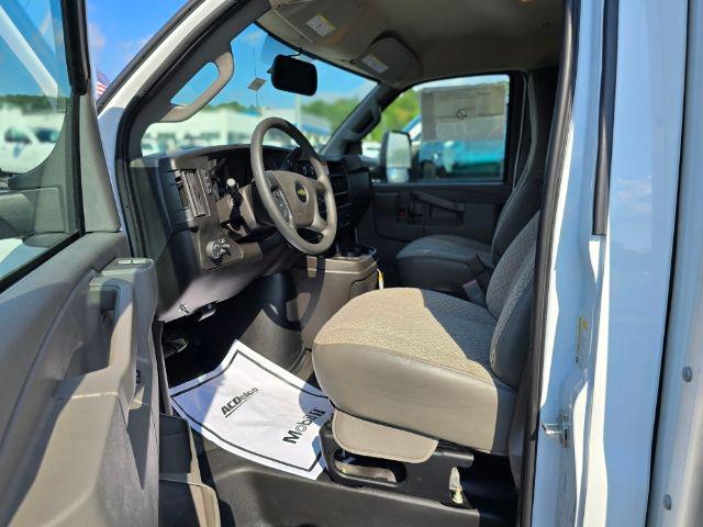 2024 Chevrolet Express Cutaway 4500 Van