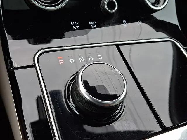 2018 Land Rover Range Rover Velar P250 SE R-Dynamic