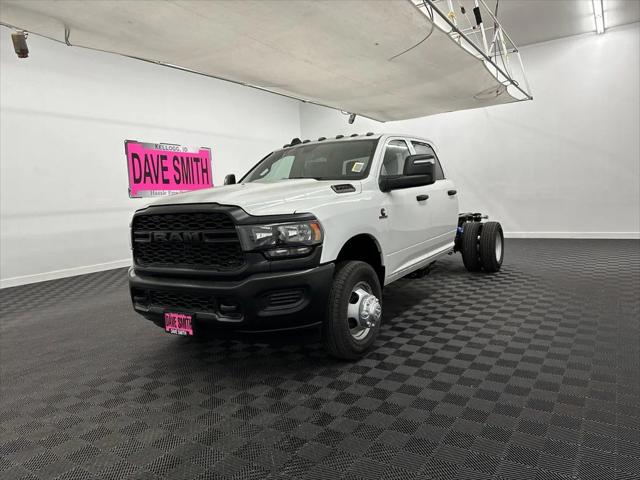 2024 RAM Ram 3500 Chassis Cab RAM 3500 TRADESMAN CREW CAB CHASSIS 4X4 60 CA