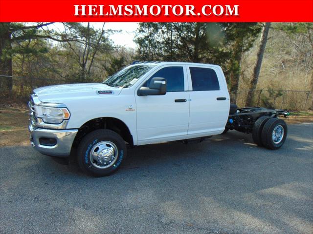 2024 RAM Ram 3500 Chassis Cab RAM 3500 TRADESMAN CREW CAB CHASSIS 4X4 60 CA