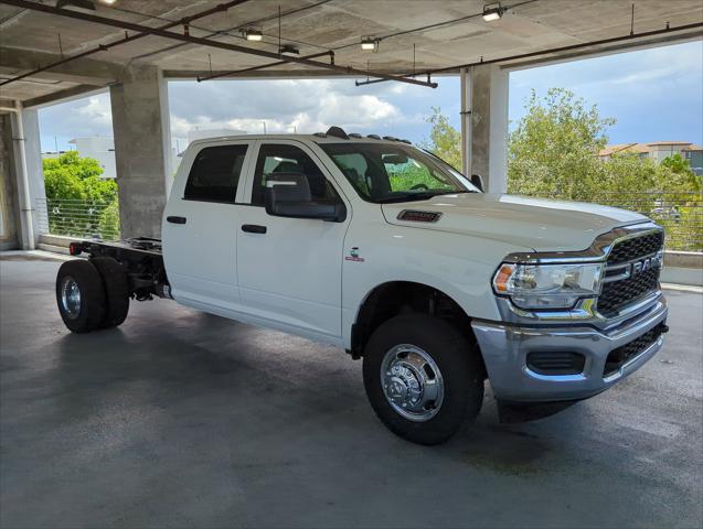 2024 RAM Ram 3500 Chassis Cab RAM 3500 TRADESMAN CREW CAB CHASSIS 4X4 60 CA