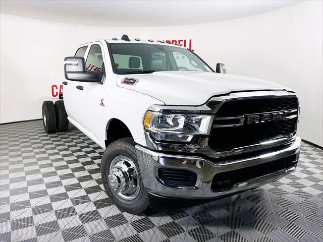 2024 RAM Ram 3500 Chassis Cab RAM 3500 TRADESMAN CREW CAB CHASSIS 4X4 60 CA