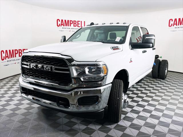 2024 RAM Ram 3500 Chassis Cab RAM 3500 TRADESMAN CREW CAB CHASSIS 4X4 60 CA