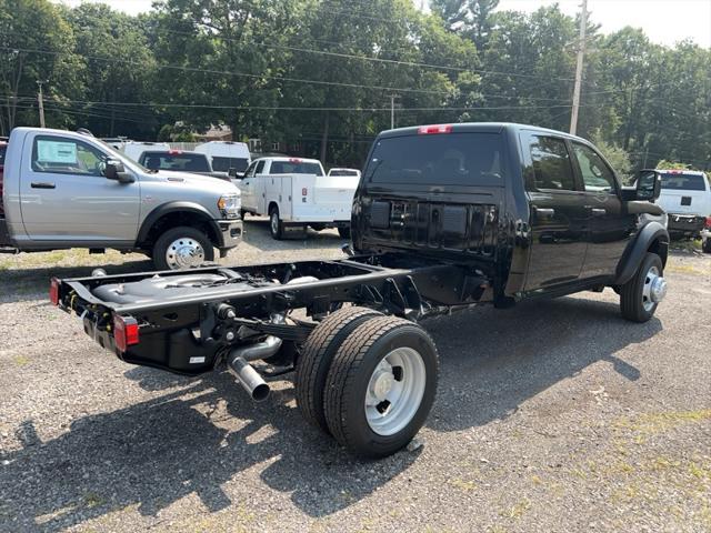 2024 RAM Ram 5500 Chassis Cab RAM 5500 TRADESMAN CHASSIS CREW CAB 4X4 60 CA