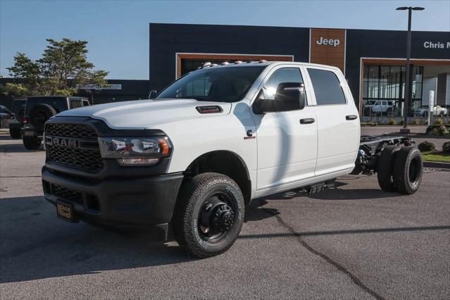 2024 RAM Ram 3500 Chassis Cab RAM 3500 TRADESMAN CREW CAB CHASSIS 4X4 60 CA