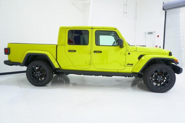 2024 Jeep Gladiator GLADIATOR NIGHTHAWK 4X4