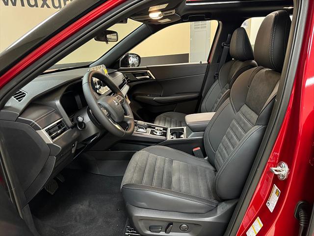 2024 Mitsubishi Outlander SE Black Edition w/Pano Roof S-AWC