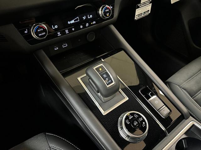 2024 Mitsubishi Outlander SE Black Edition w/Pano Roof S-AWC