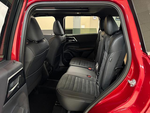 2024 Mitsubishi Outlander SE Black Edition w/Pano Roof S-AWC