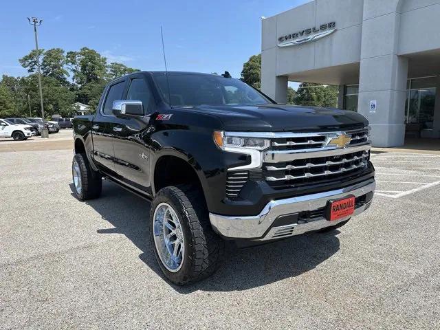 2022 Chevrolet Silverado 1500 4WD Crew Cab Short Bed LTZ