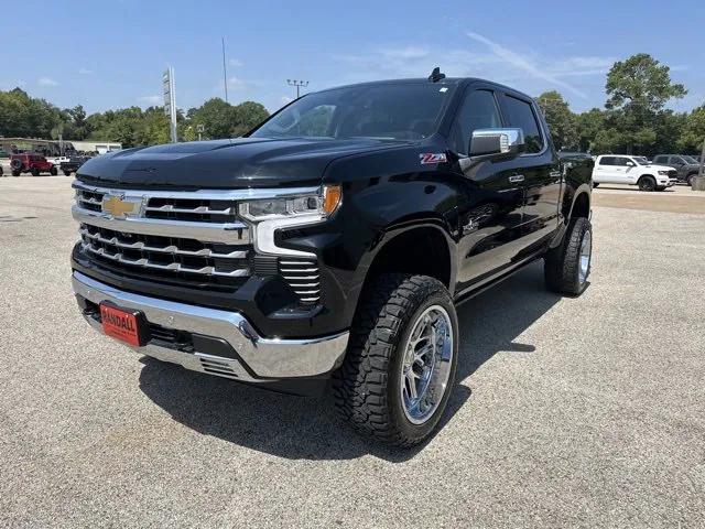 2022 Chevrolet Silverado 1500 4WD Crew Cab Short Bed LTZ