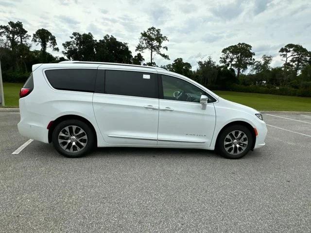 2024 Chrysler Pacifica Hybrid PACIFICA PLUG-IN HYBRID PINNACLE