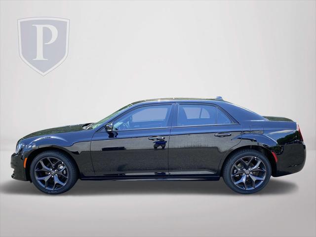 2023 Chrysler Chrysler 300 300 TOURING L RWD