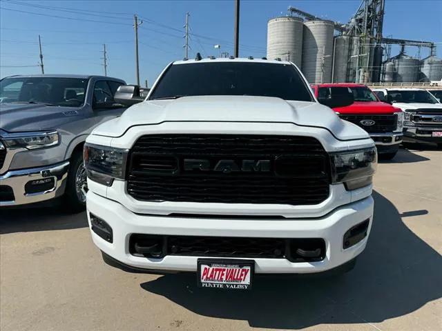 2022 RAM 3500 Limited Crew Cab 4x4 8 Box