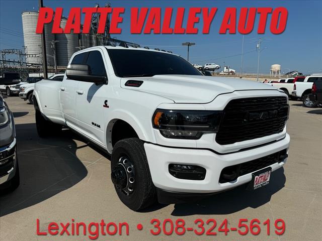 2022 RAM 3500 Limited Crew Cab 4x4 8 Box