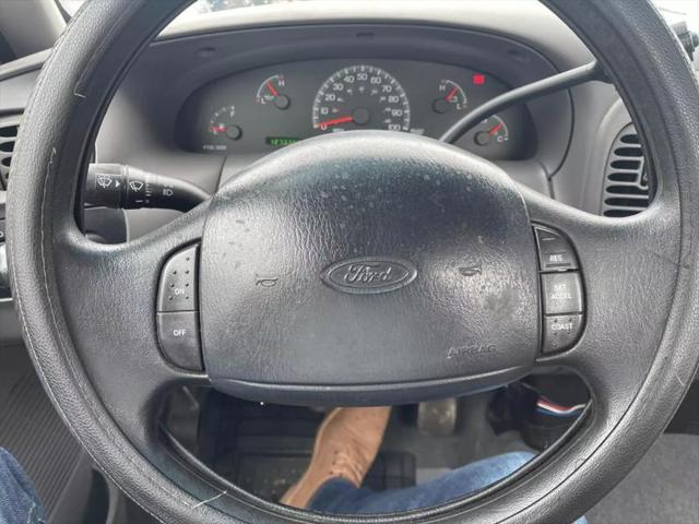 2000 Ford F-150 Base