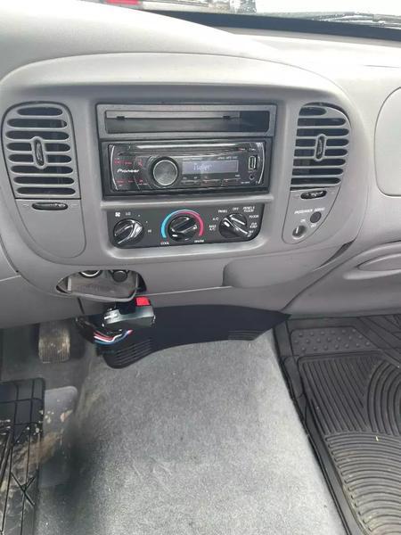 2000 Ford F-150 Base