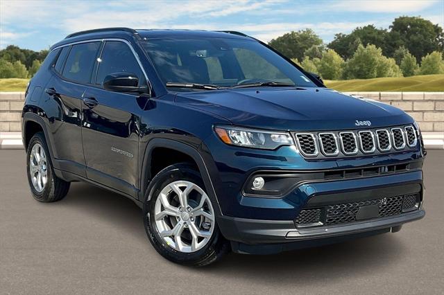 2024 Jeep Compass COMPASS LATITUDE 4X4