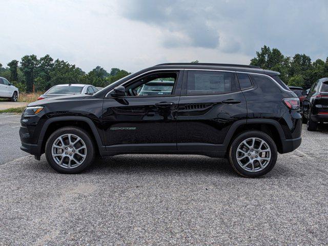 2024 Jeep Compass Latitude Lux FWD