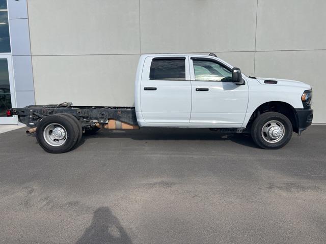 2023 RAM 3500 Chassis Tradesman/SLT/Laramie/Limited