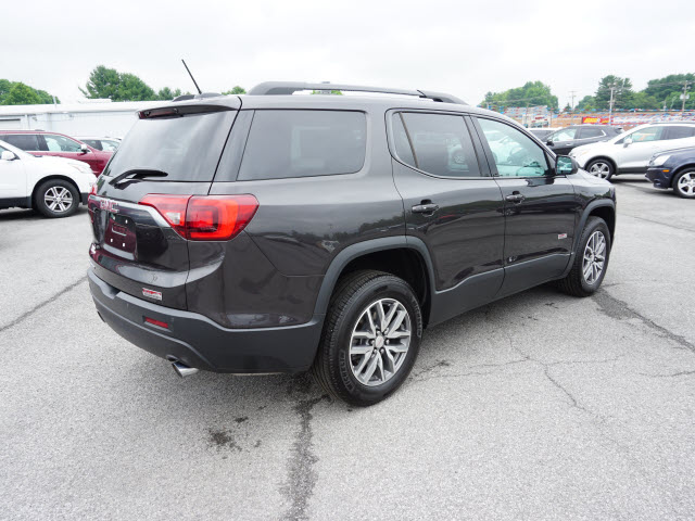 2017 GMC Acadia SLE-2