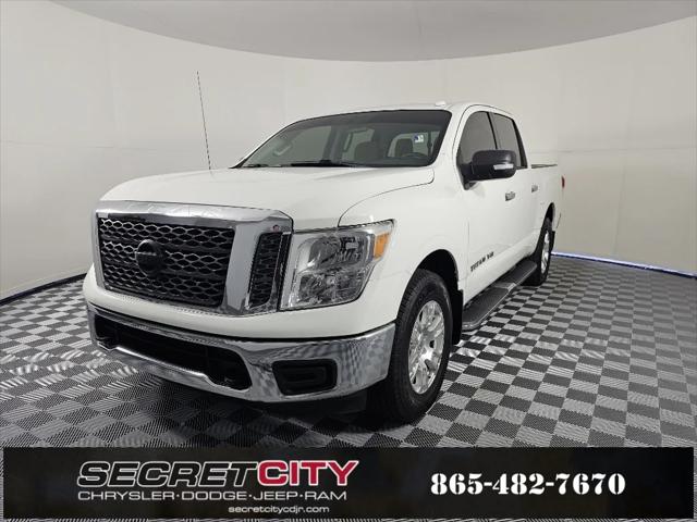 2018 Nissan TITAN SV